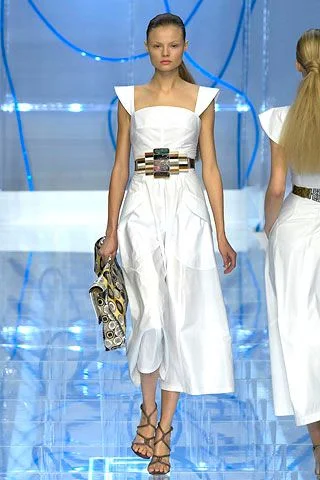 Look 10
